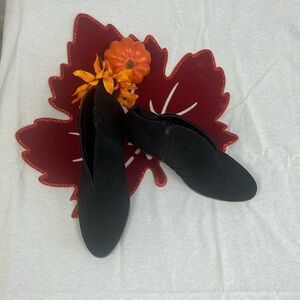 Black size 11 ankle boot. Brand: Lane Bryant